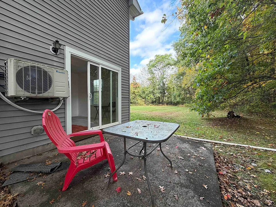 21 E Rock Cut Rd #2