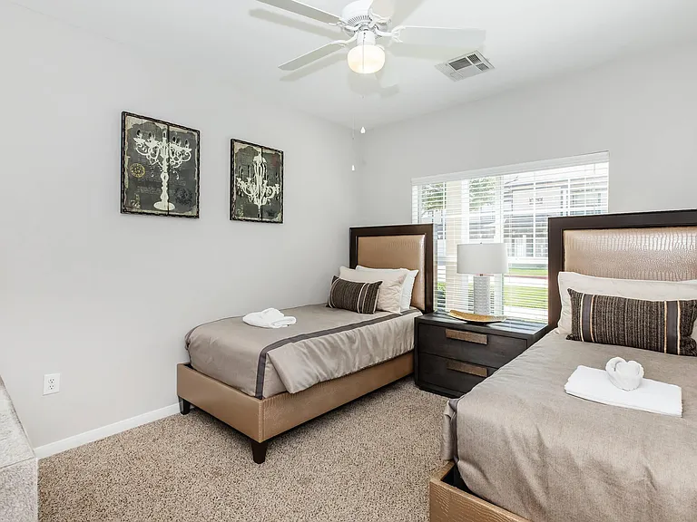 Estate Villas at Krum Apartments — Photo 33