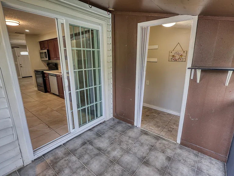 6813 N Marie Ave #B — Photo 23