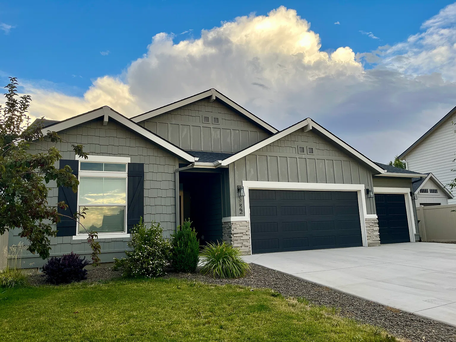 4 bed, 2025 sqft, $2,795 — Photo 1