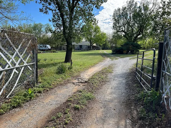 5800 NW 61st St, Warr Acres, OK 73122