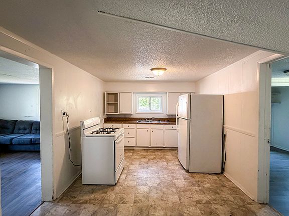 5th image of 2936 W Walnut Street