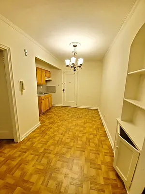 Rented by Smart NY Realty LLC | media 17