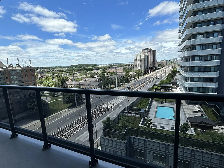 5105 Hurontario St #809 — Photo 24