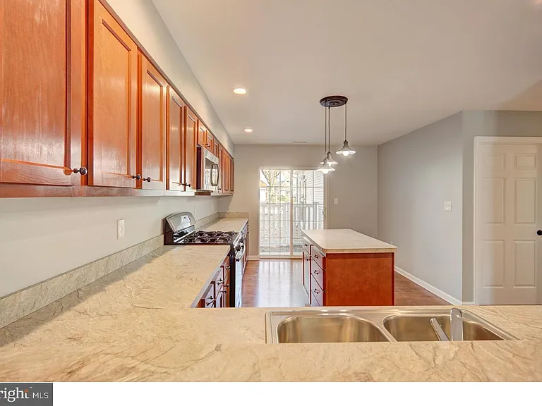 616 Pebble Creek Ct — Photo 13