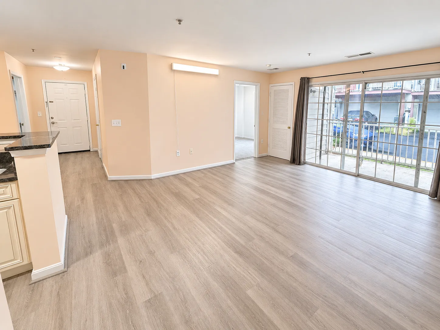 2 bed, 1140 sqft, $2,295 — Photo 3