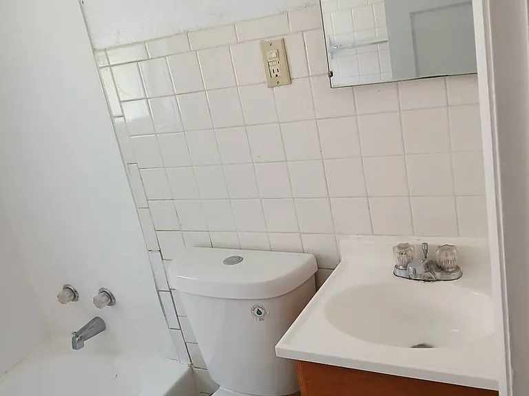 238 E Beechwood Ave — Photo 7