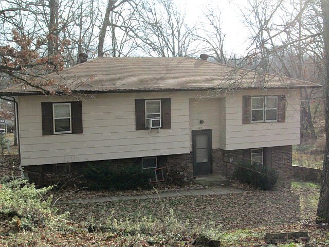 1st image of 304 W Catalpa St