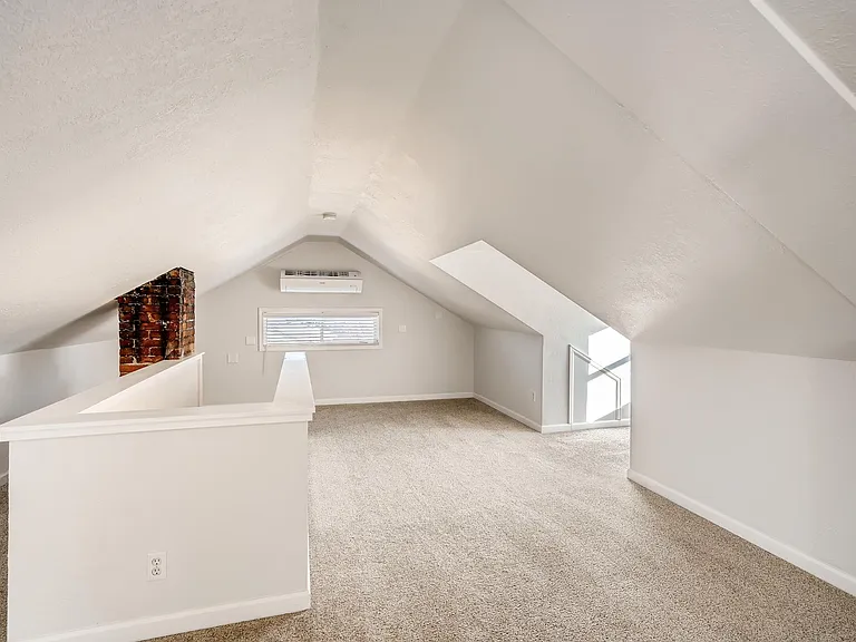 1246 Jackson St — Photo 24