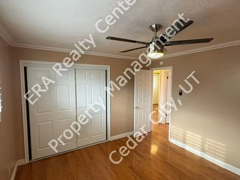 563 S 940 W — Photo 19
