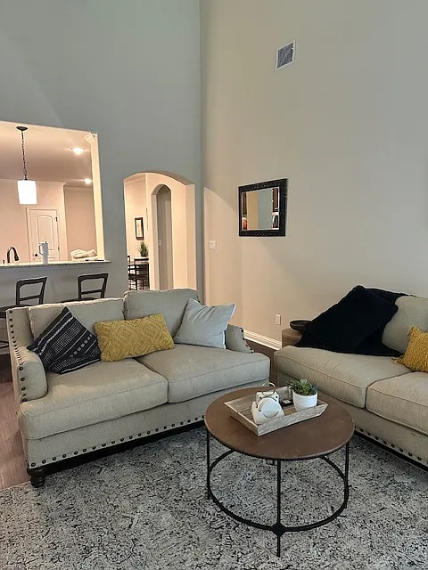3 bed, 2.5 bath, 2100 sqft, $2,195 — Photo 4
