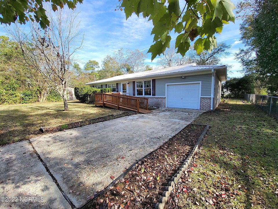 1st image of 995 Stillwood Cir
