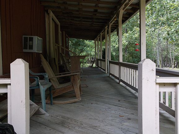 4th image of 678 Acorn Ln
