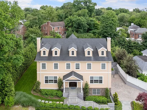 622 W 256th St, Bronx, NY 10471