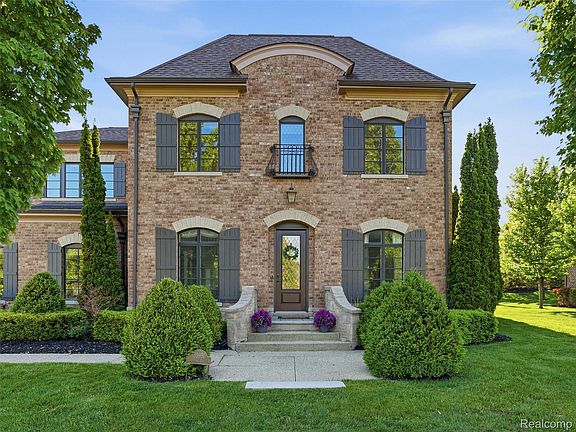 4th image of 55951 Ashbrooke Dr W
