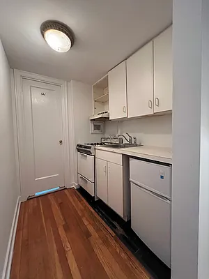 Sold by Helen Downey, LREB | media 11