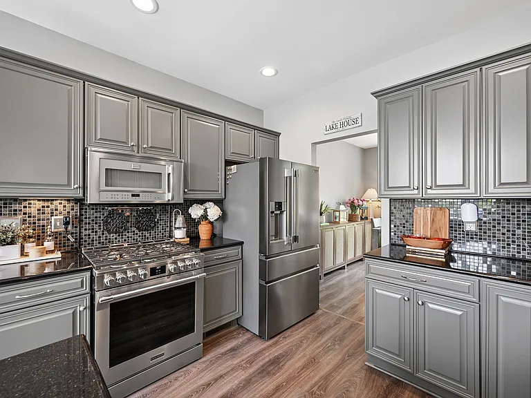 135 Harbour Pointe Dr — Photo 9