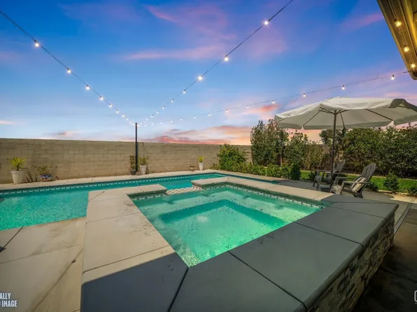 227 Hammersmith Dr, Bakersfield, CA 93314