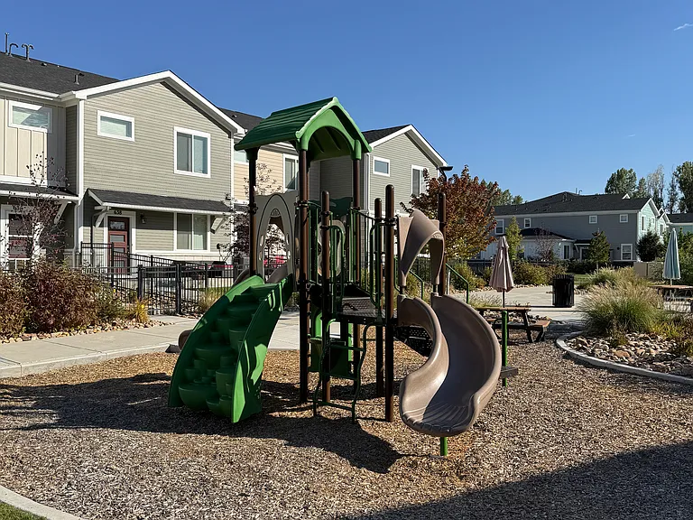 620 Stonebridge Dr — Photo 23