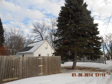 2nd image of 703 Hale Pl