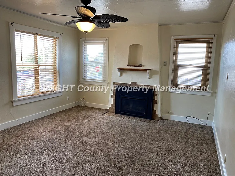 726 Johnson Ave — Photo 2