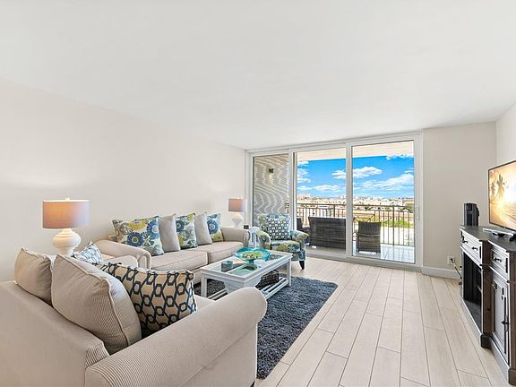 5th image of 675 S Gulfview Blvd APT 806