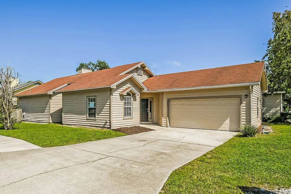 3 bed, 2.0 bath, 1792 sqft, $1,970 — Photo 3