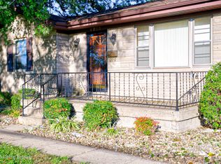 4822 Dover Rd, Louisville, KY 40216