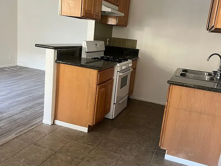 13921 YUKON LP — Photo 3
