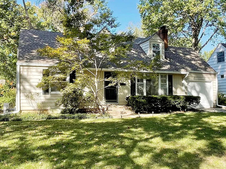 7318 Rosewood St — Photo 2