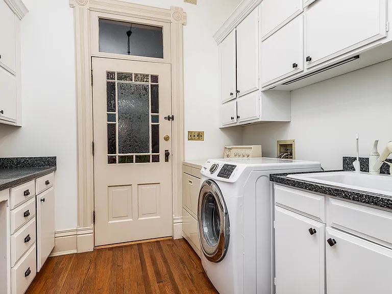 1155 Grove Ter — Photo 48