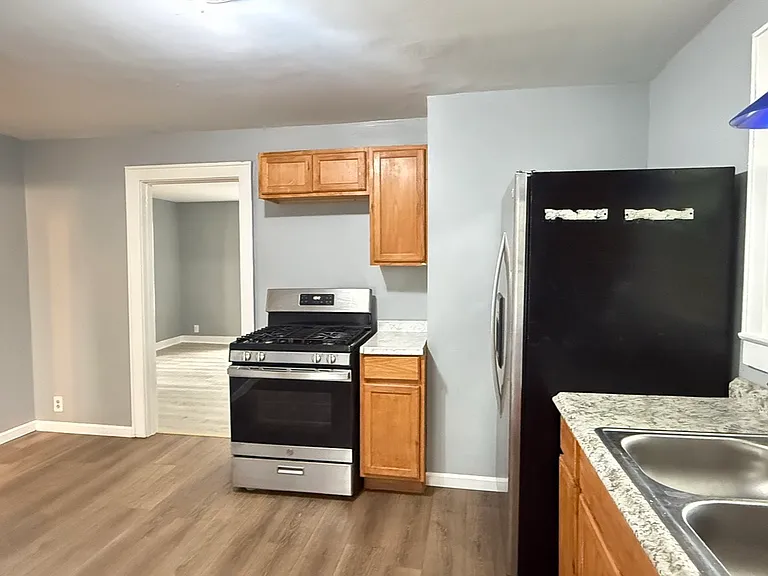 154 Harwood Ave — Photo 6