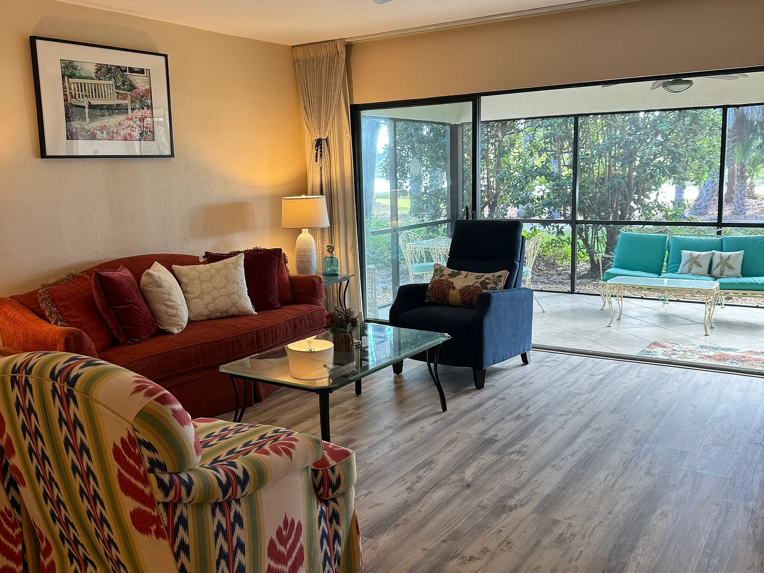 2 bed, 1300 sqft, $2,200 — Photo 4