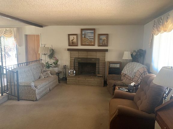 4th image of 9008 Camphor Ave