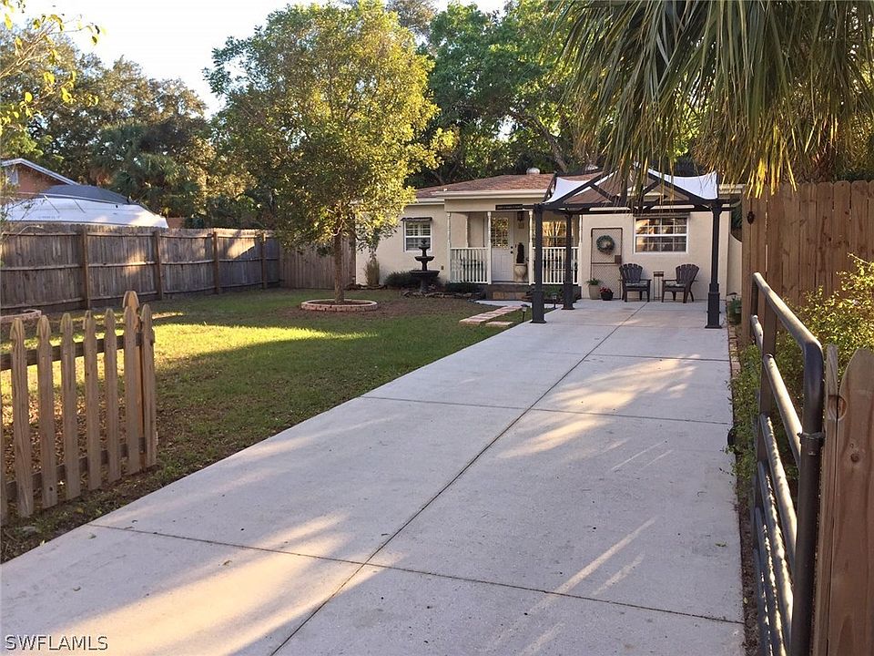 1st image of 211 Avocado Dr