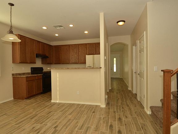 2nd image of 15261 W Edgemont Ave