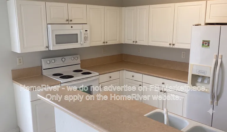 230 SE 29th Ave #3 — Photo 2