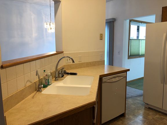 5th image of 38 Westchester Sq