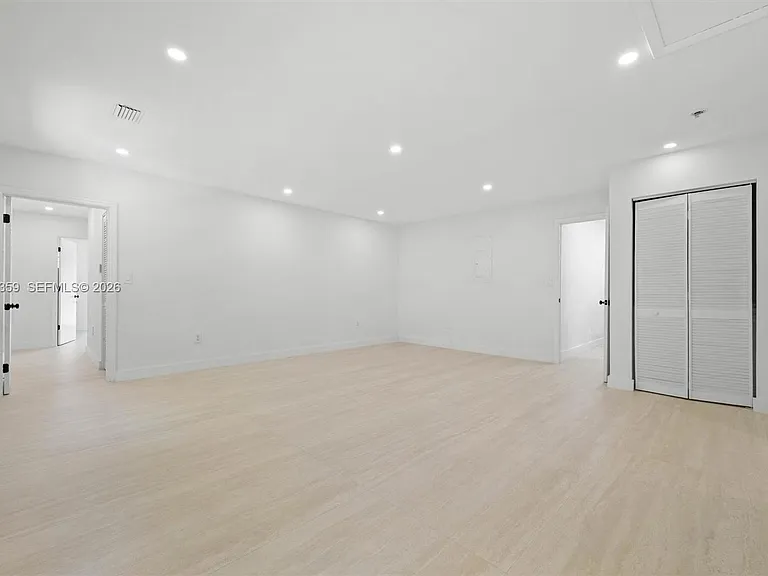11770 Griffing Blvd — Photo 25