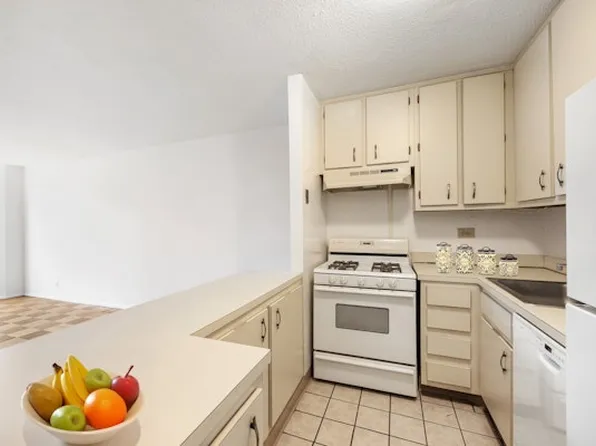 200 East 90th Street image 2 of 4