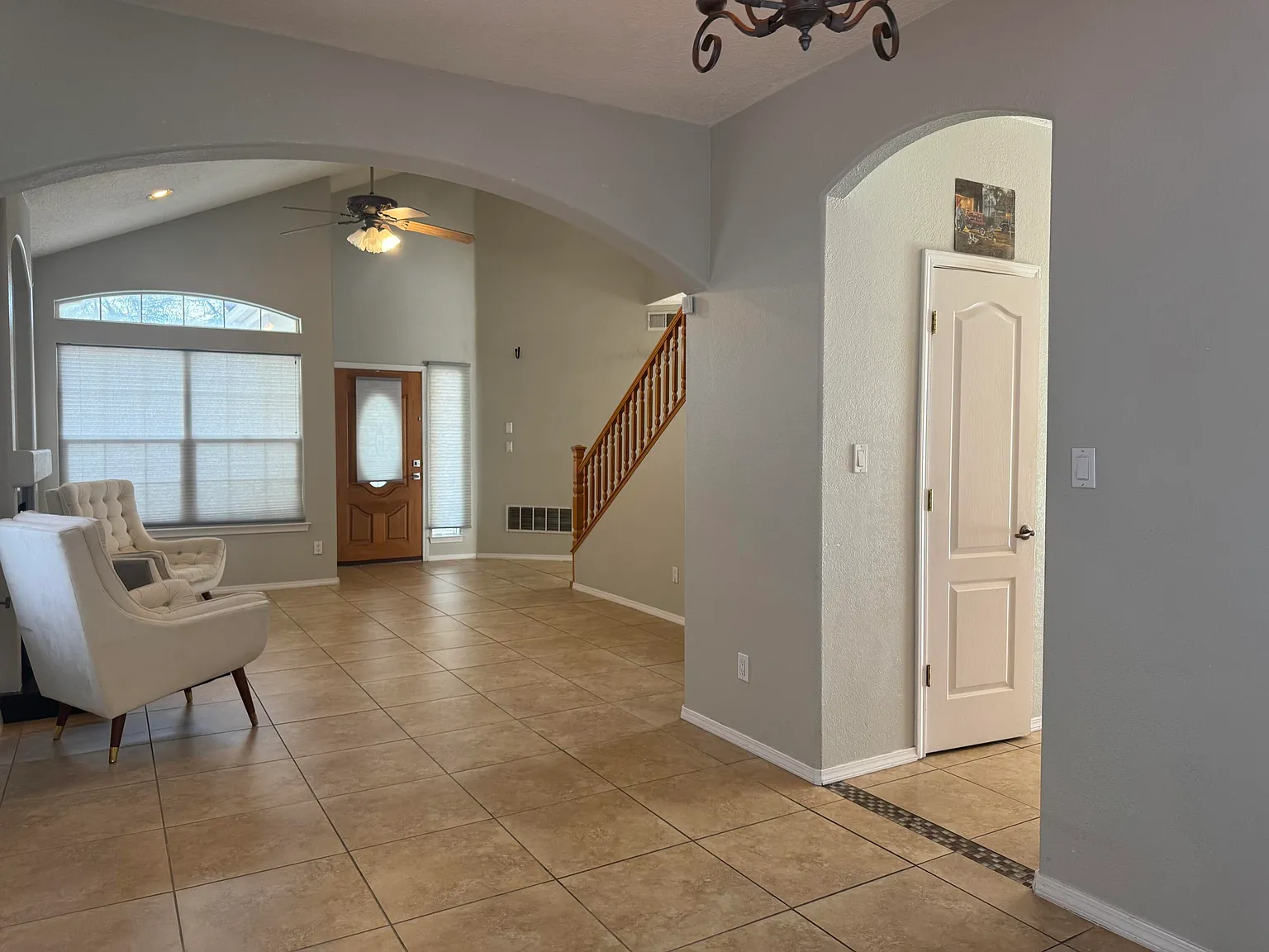 4 bed, 3.0 bath, 2500 sqft, $4,500 — Photo 4