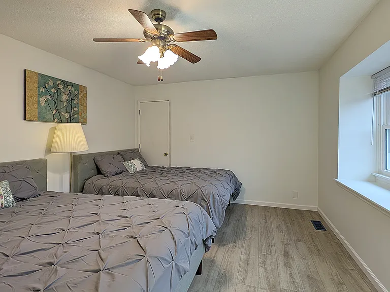 3204 W Twickingham Dr — Photo 23