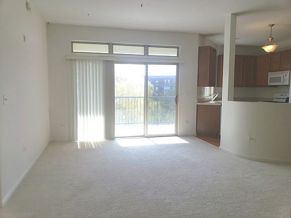 4th image of 715 Astor Ln Unit 405