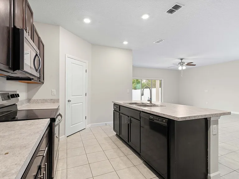 5556 Kellar Cir — Photo 48