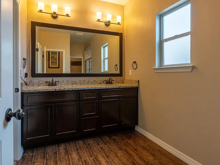 5804 Aberdeen Ct — Photo 7