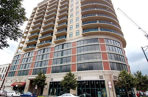 1st image of 340 W Superior #1009
