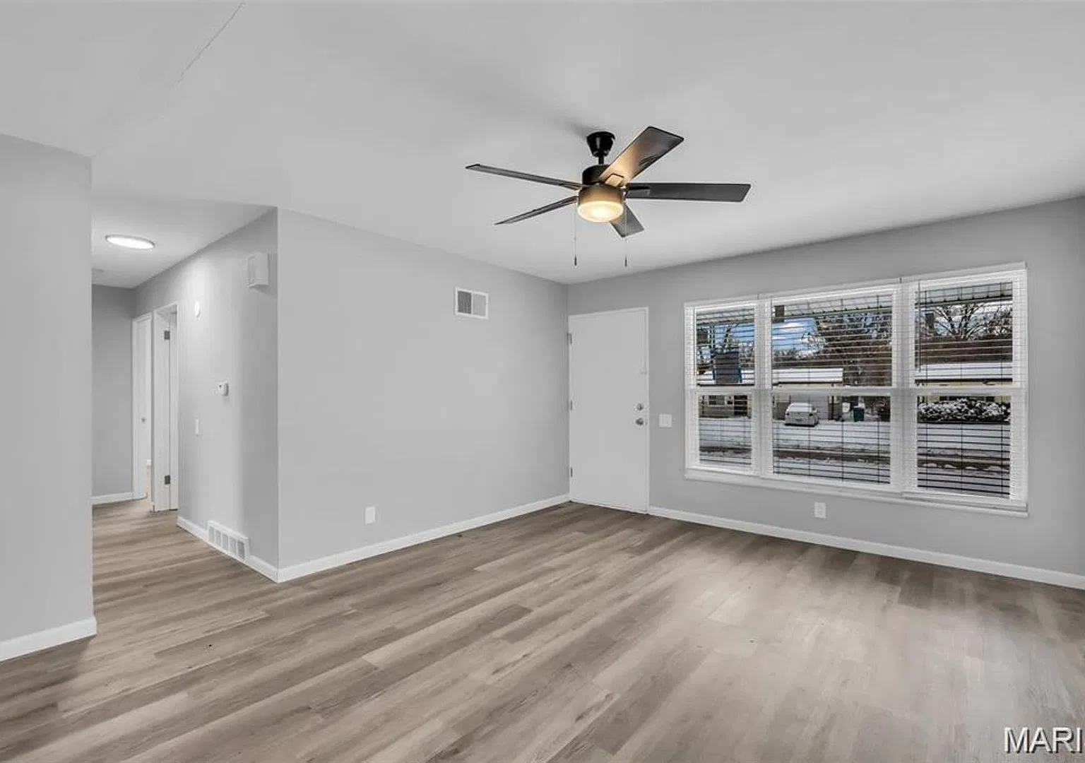 Beautifully remodeled ranch home — Photo 3