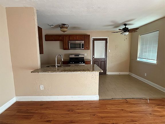 5th image of 3241 Little River Dr