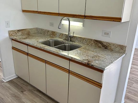 3rd image of 793 Dulles Rd APT D