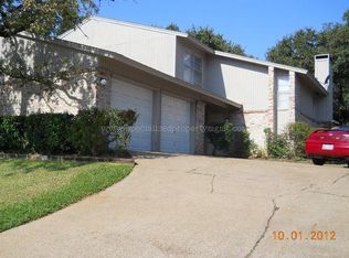 1924 Crooked Ln, Fort Worth, TX 76112